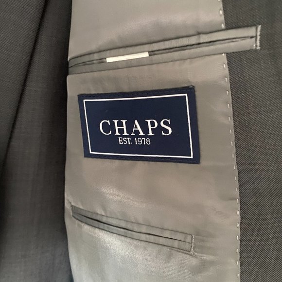 Men's 42L CHAPS Medium Grey Suit. - Picture 5 of 10